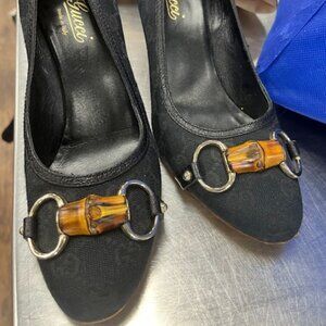 Authentic, Vintage, Collector's pair Gucci Pumps